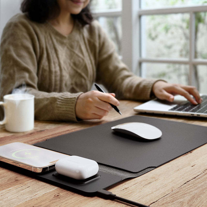 Wireless Charging Laptop Bag